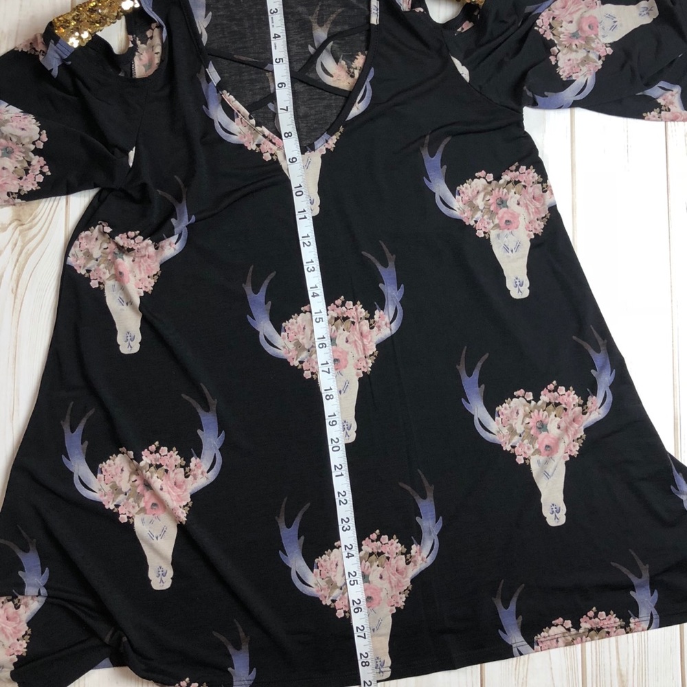 ❗️Last 1! S/M (runs big) Bullhead Criss Cross top - Picture 6 of 6